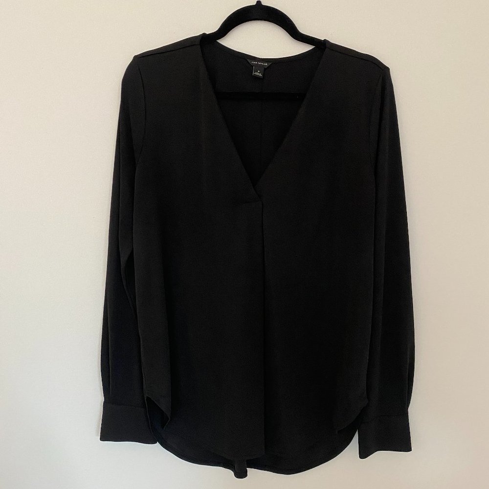 Ann Taylor Business Casual Long Sleeve V Neck